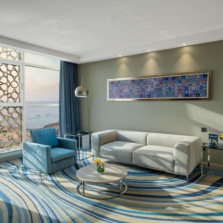 Radisson Blu Hotel, Jeddah Corniche Dış mekan fotoğraf A living room at the Jumeirah Atlantis