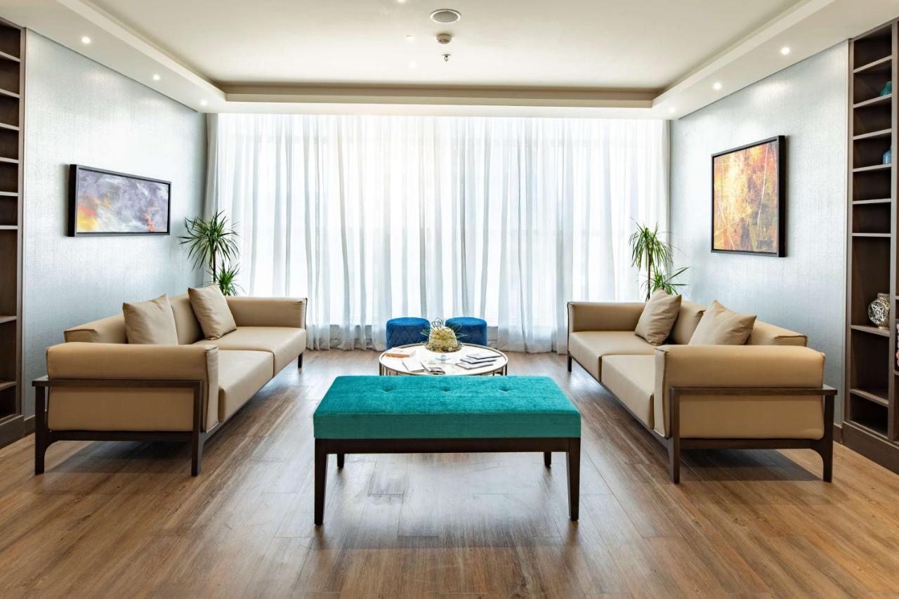 Radisson Blu Hotel, Jeddah Corniche Dış mekan fotoğraf A living room