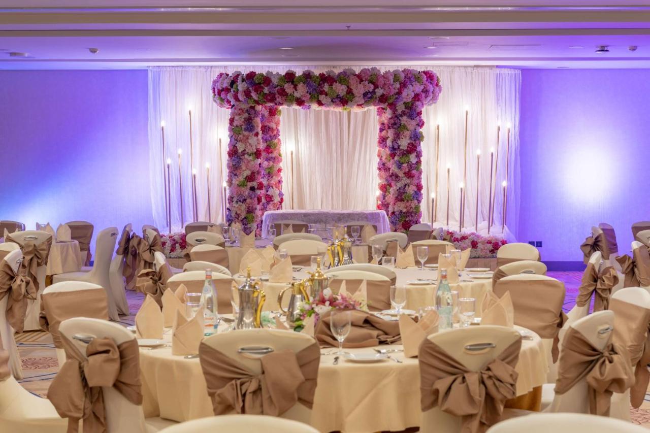 Radisson Blu Hotel, Jeddah Corniche Dış mekan fotoğraf A wedding reception