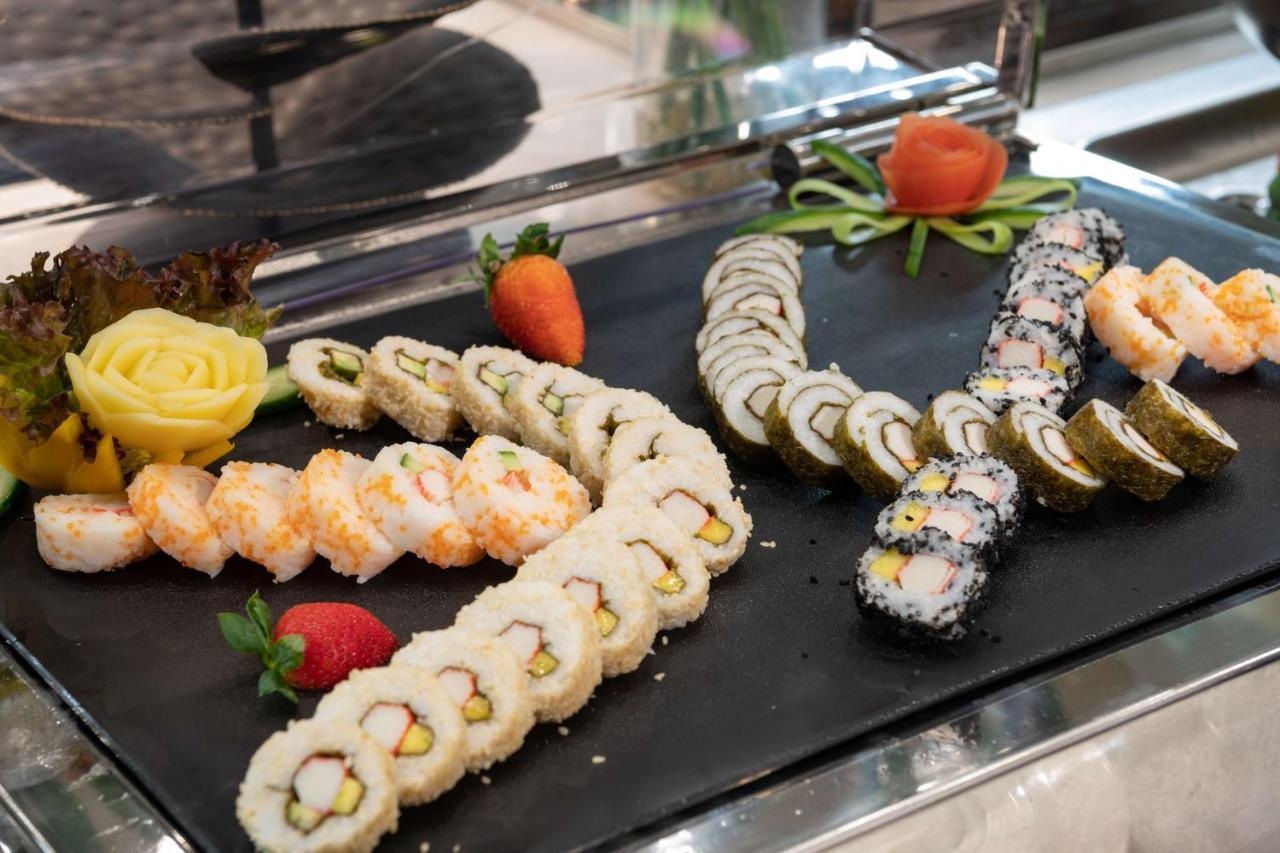 Radisson Blu Hotel, Jeddah Corniche Dış mekan fotoğraf Sushi