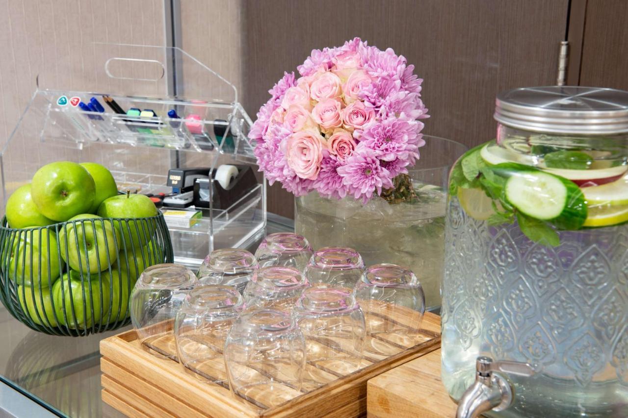 Radisson Blu Hotel, Jeddah Corniche Dış mekan fotoğraf Infused water