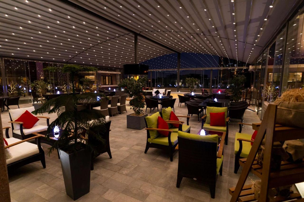 Radisson Blu Hotel, Jeddah Corniche Dış mekan fotoğraf The lobby