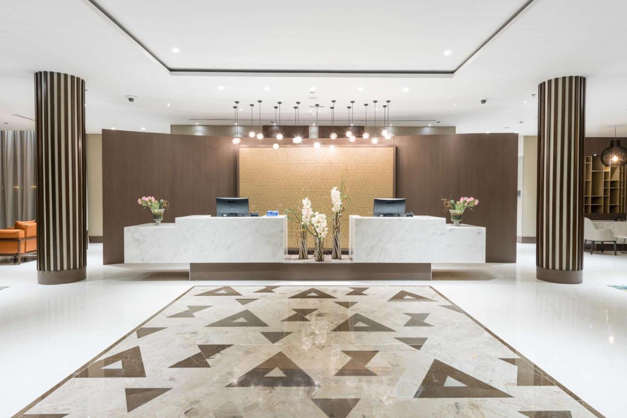Radisson Blu Hotel, Jeddah Corniche Dış mekan fotoğraf The lobby of the hotel
